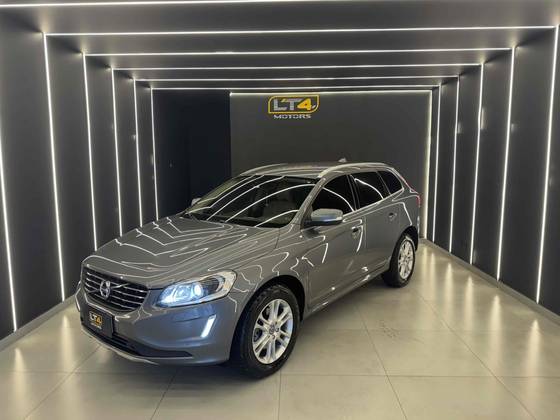 VOLVO XC60 2.0 T5 MOMENTUM GASOLINA 4P AUTOMÁTICO